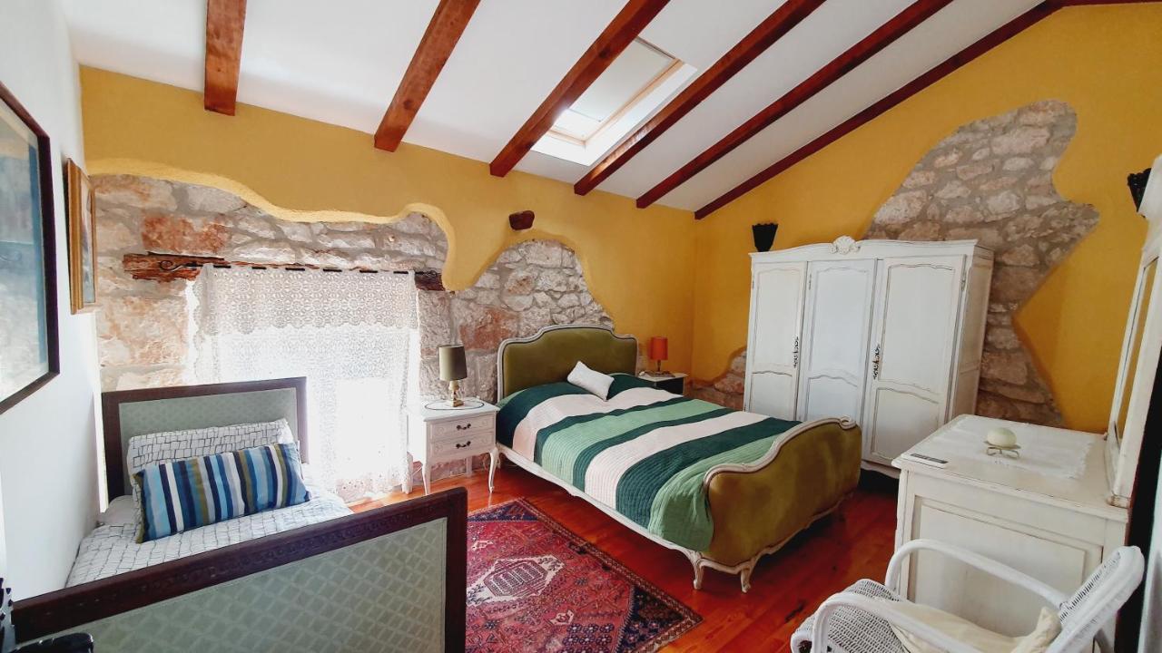 Villa Kazun With Private Pool And Two Gardens Marčana Zewnętrze zdjęcie
