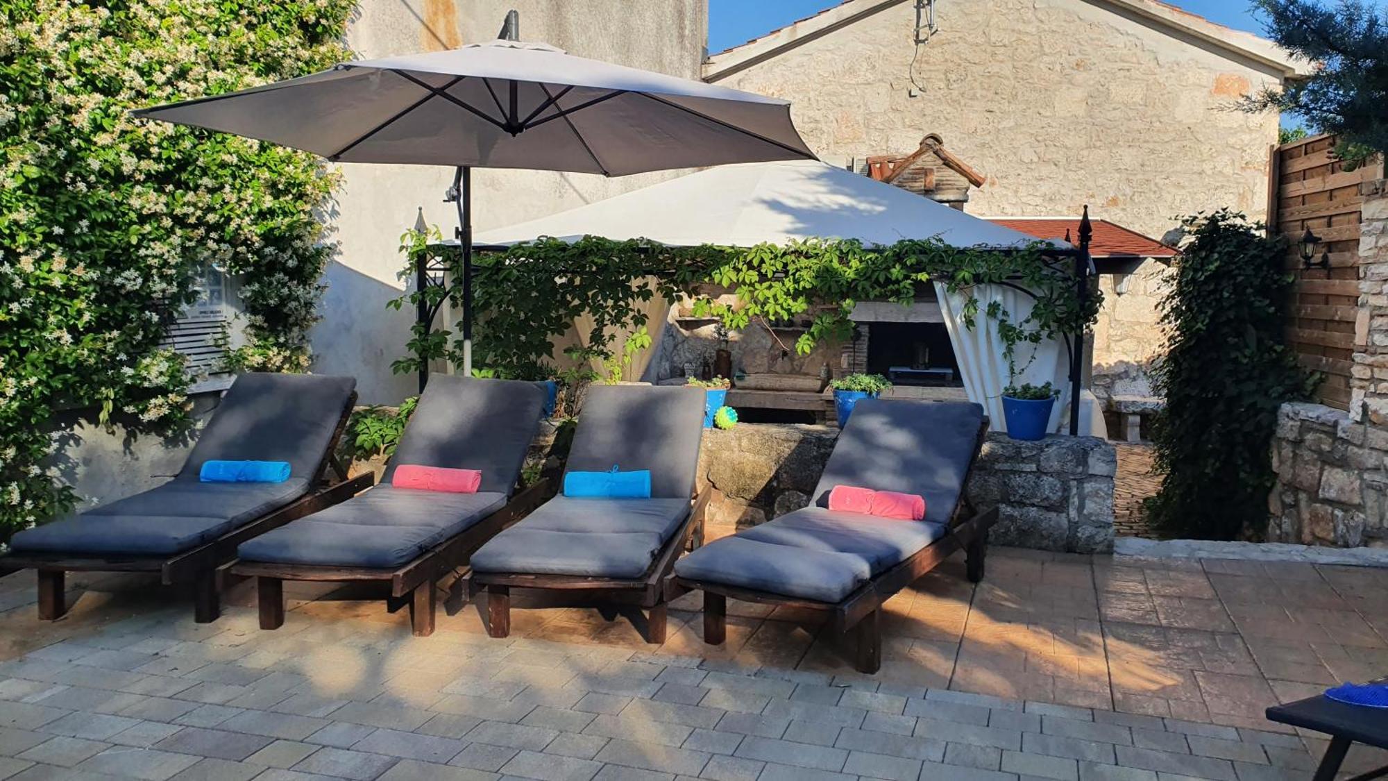 Villa Kazun With Private Pool And Two Gardens Marčana Zewnętrze zdjęcie
